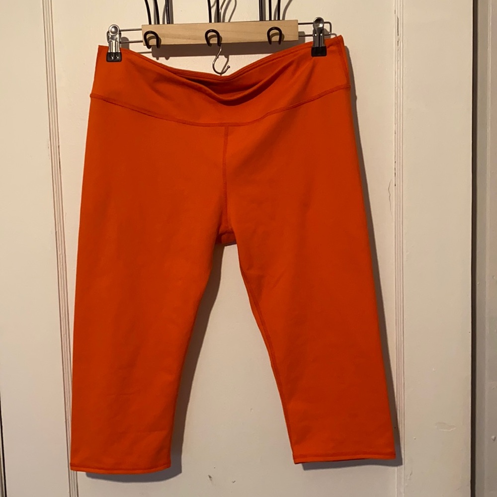 Fabletics capris cropped hunter orange leggings with spandex